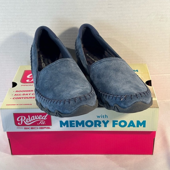 Women’s Relaxed Fit Memory Foam Slip On - Picture 1 of 7